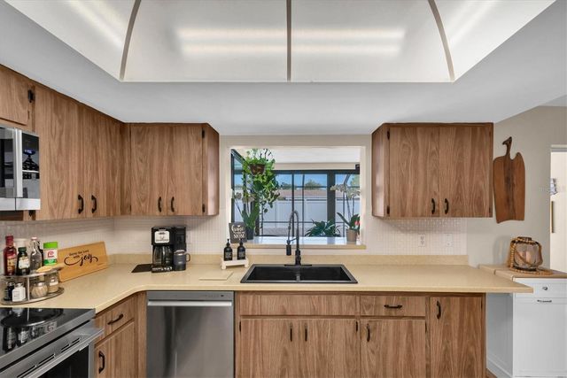 14321 113TH AVENUE, Largo, FL 33774