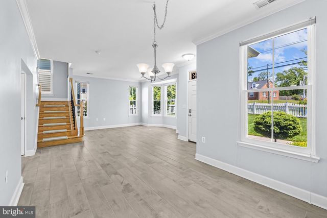 633 SPRING ST, Herndon, VA 20170