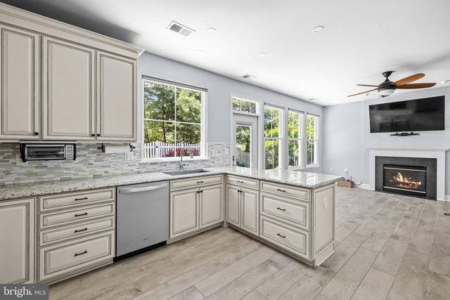 633 SPRING ST, Herndon, VA 20170