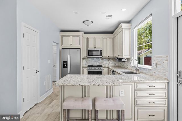 633 SPRING ST, Herndon, VA 20170