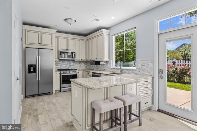 633 SPRING ST, Herndon, VA 20170