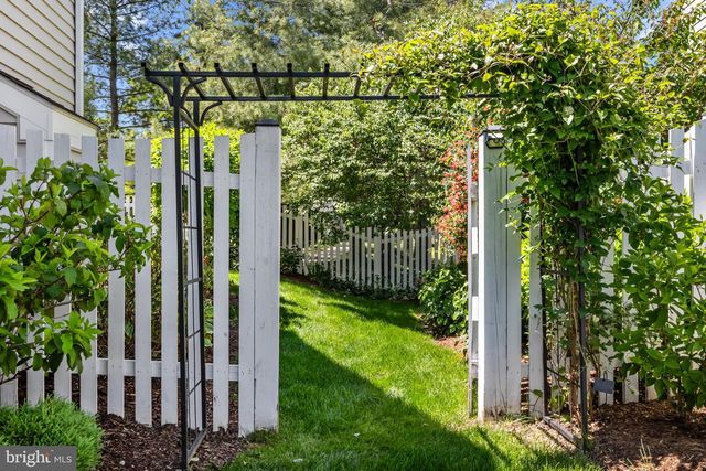 633 SPRING ST, Herndon, VA 20170