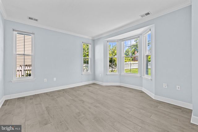 633 SPRING ST, Herndon, VA 20170