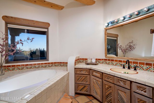 5115 N Corte De Catalonia, Tucson, AZ 85718