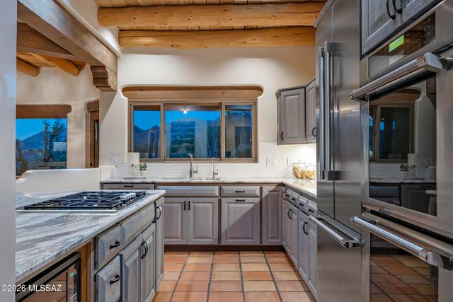 5115 N Corte De Catalonia, Tucson, AZ 85718