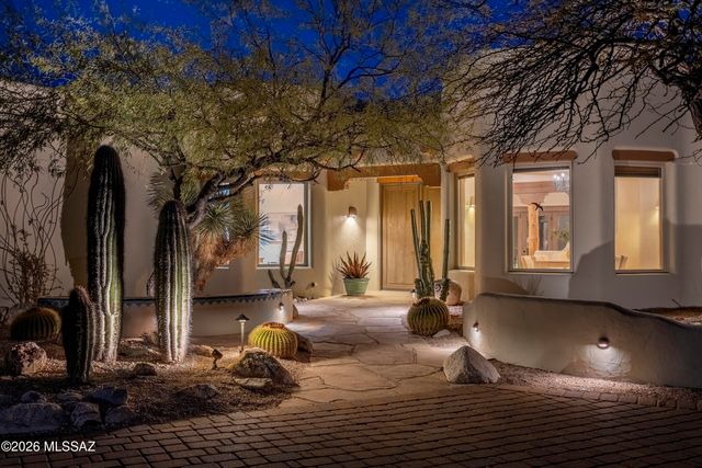 5115 N Corte De Catalonia, Tucson, AZ 85718