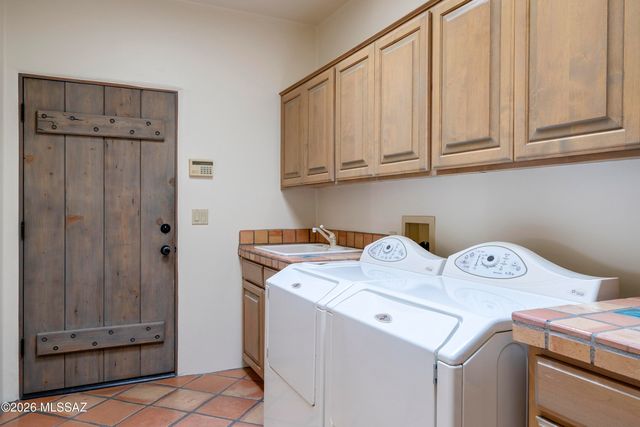 5115 N Corte De Catalonia, Tucson, AZ 85718