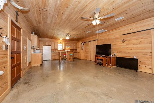 6409 Pohlman Rd, St Francisville, LA 70775