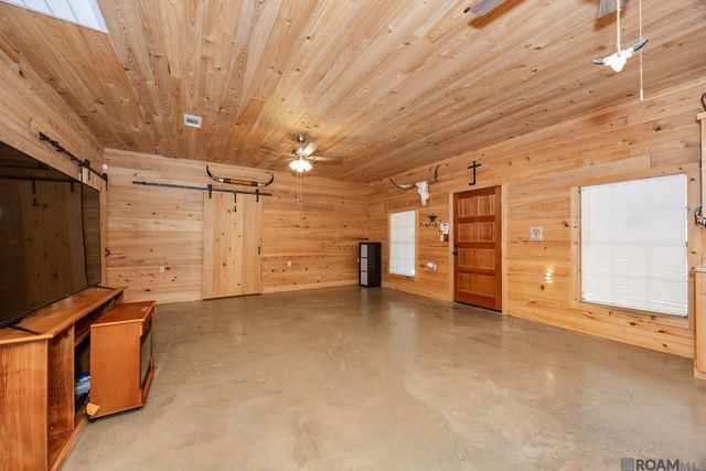 6409 Pohlman Rd, St Francisville, LA 70775