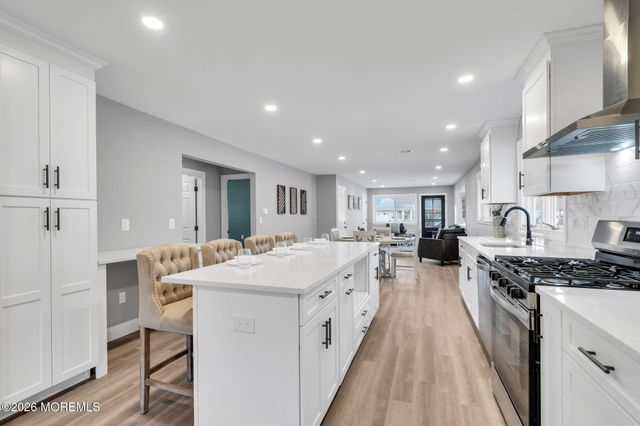 15 Mount Logan Lane, Toms River, NJ 08753