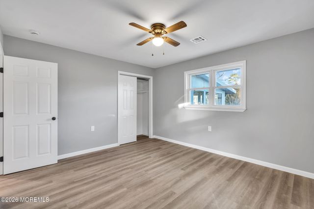 15 Mount Logan Lane, Toms River, NJ 08753