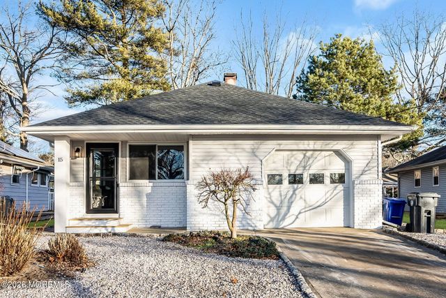 15 Mount Logan Lane, Toms River, NJ 08753