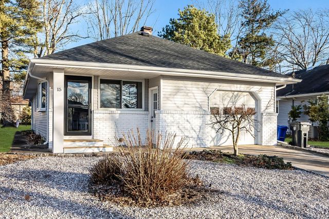 15 Mount Logan Lane, Toms River, NJ 08753