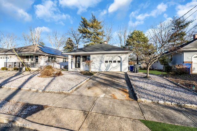 15 Mount Logan Lane, Toms River, NJ 08753