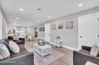 15 Mount Logan Lane, Toms River, NJ 08753