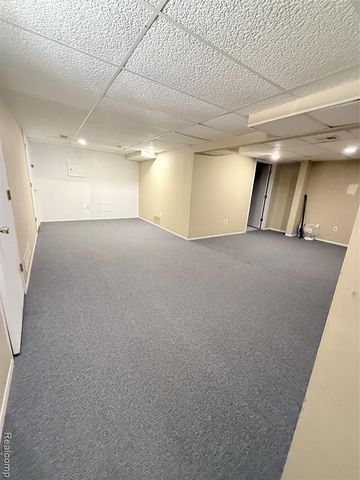 6842 Indian Creek Drive, West Bloomfield, MI 48322