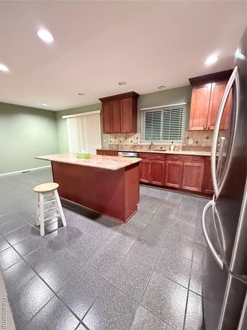 6842 Indian Creek Drive, West Bloomfield, MI 48322