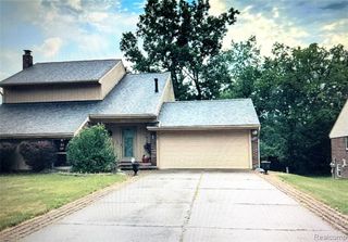6842 Indian Creek Drive, West Bloomfield, MI 48322