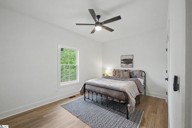 160 Holmes Drive, Spartanburg, SC 29303