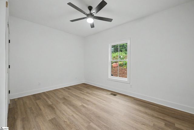 160 Holmes Drive, Spartanburg, SC 29303