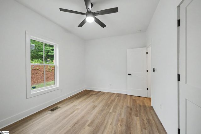 160 Holmes Drive, Spartanburg, SC 29303