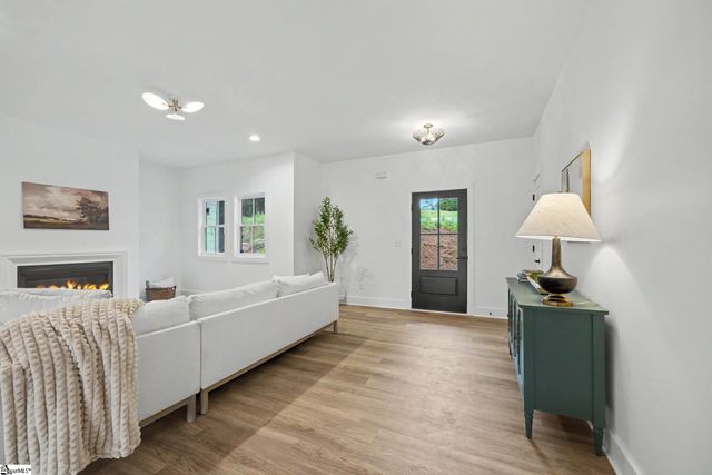 160 Holmes Drive, Spartanburg, SC 29303