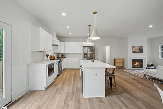 160 Holmes Drive, Spartanburg, SC 29303