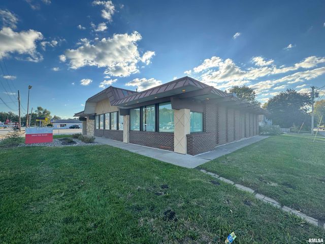 2904 11TH Street, Rock Island, IL 61201