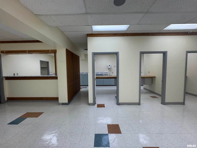 2904 11TH Street, Rock Island, IL 61201