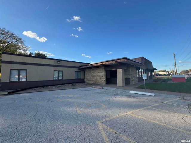 2904 11TH Street, Rock Island, IL 61201