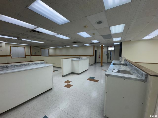 2904 11TH Street, Rock Island, IL 61201