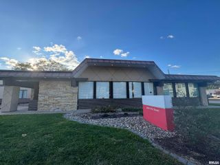 2904 11TH Street, Rock Island, IL 61201