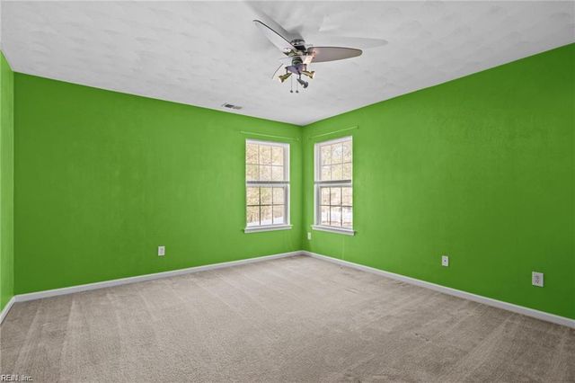 101 Woodhaven DR, Suffolk, VA 23435