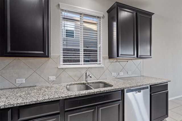 7001 Midlothian DR, Austin, TX 78754