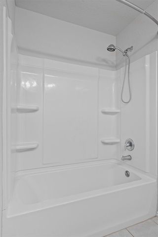 7001 Midlothian DR, Austin, TX 78754