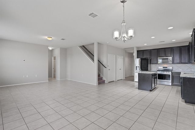 7001 Midlothian DR, Austin, TX 78754