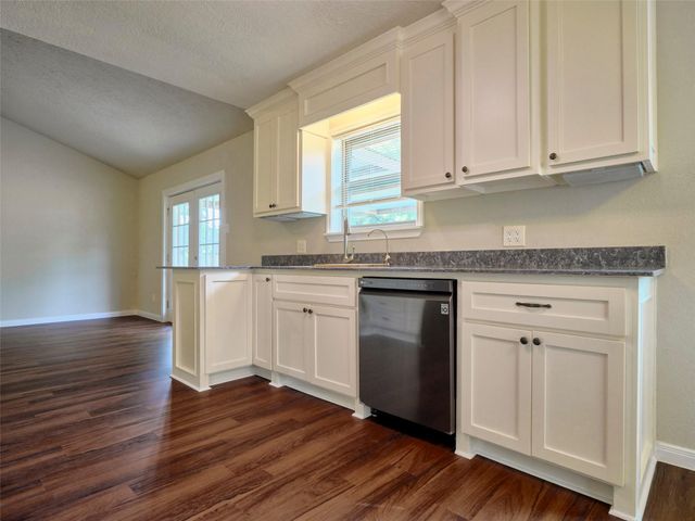 3979 County Road 962b, Alvin, TX 77511