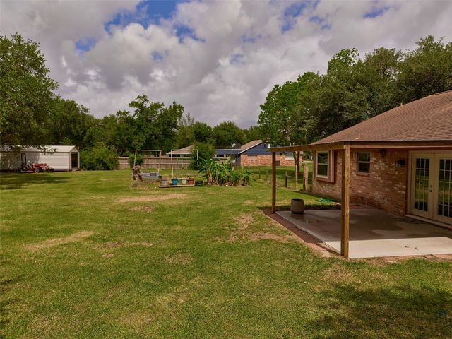 3979 County Road 962b, Alvin, TX 77511