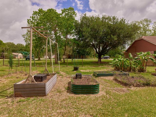 3979 County Road 962b, Alvin, TX 77511