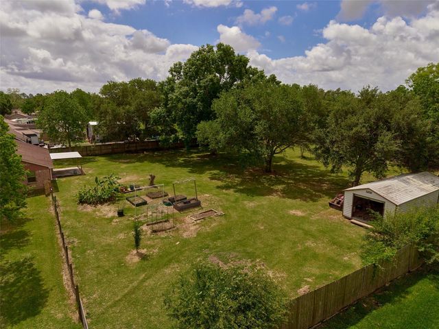 3979 County Road 962b, Alvin, TX 77511