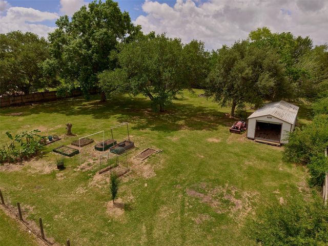 3979 County Road 962b, Alvin, TX 77511
