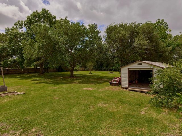 3979 County Road 962b, Alvin, TX 77511