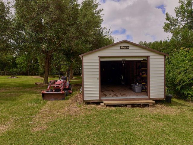 3979 County Road 962b, Alvin, TX 77511