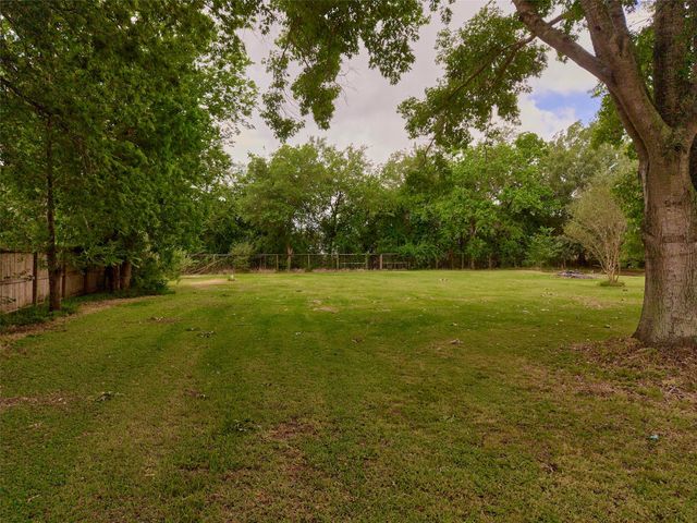3979 County Road 962b, Alvin, TX 77511