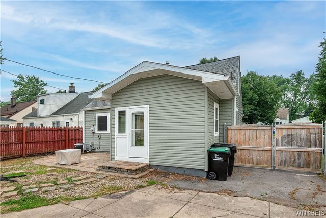 67 Nicholas Drive South, Tonawanda, NY 14150
