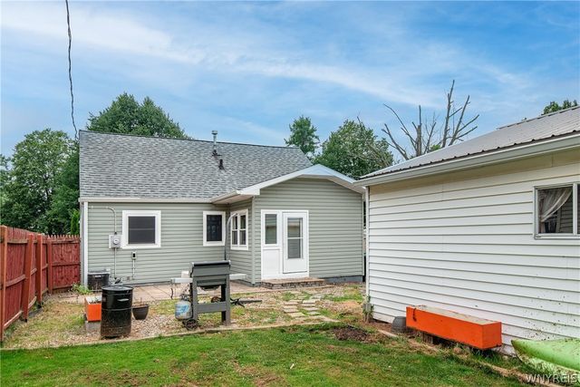 67 Nicholas Drive South, Tonawanda, NY 14150