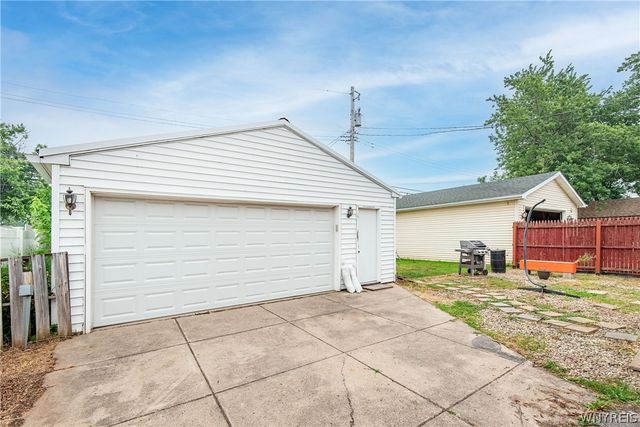 67 Nicholas Drive South, Tonawanda, NY 14150