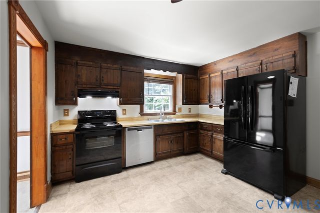 4819 Black Oak Rd, Richmond, VA 23237