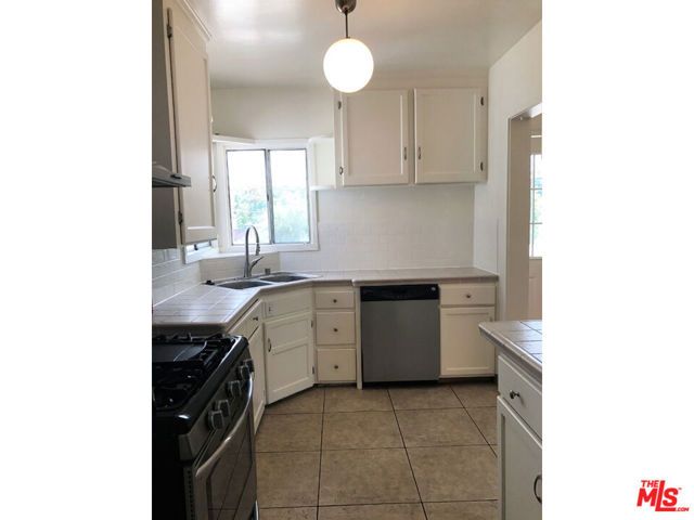 967 Lucile Avenue, Los Angeles, CA 90026