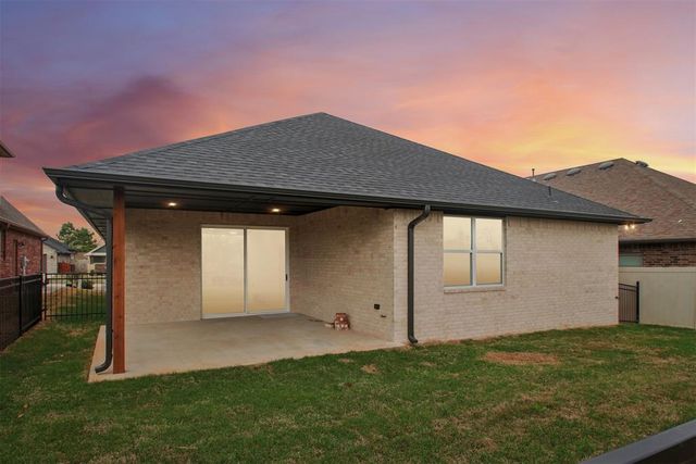 2039 Turtle Creek Way, Norman, OK 73071